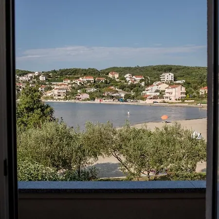 Halovic Gæstehus Kampor