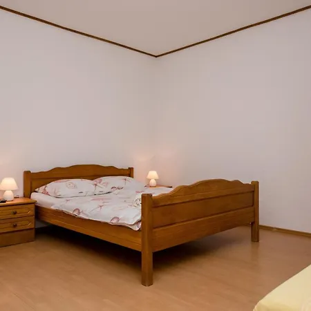 Casa de hóspedes Halovic 3*