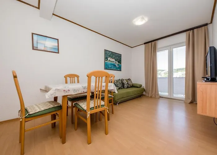 Halovic Pensjonat Kampor